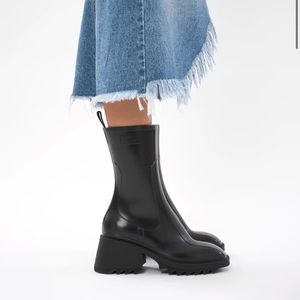 Chloe Betty Rain Boot, size US 10 / EU 40